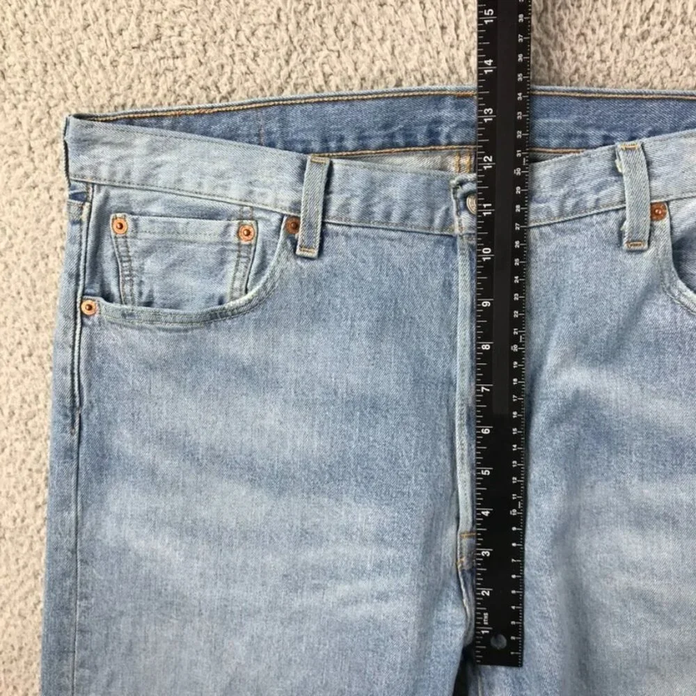 LEVIS 501 Mens 36x32 Original Fit Straight Leg Button Fly Light Wash Denim Jeans